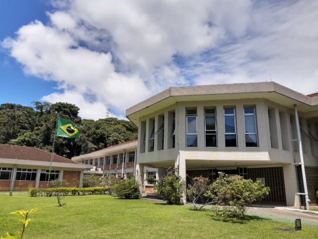 Vista frontal do LNCC